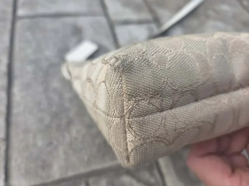 Coach authentic file